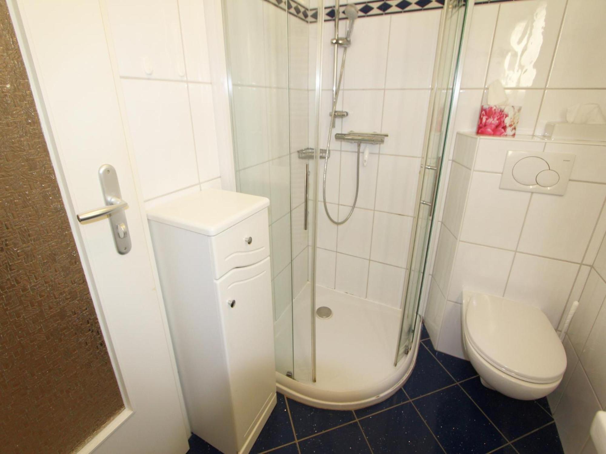 Trutz Blanker Hans - Duenenstr 19, App 7 *